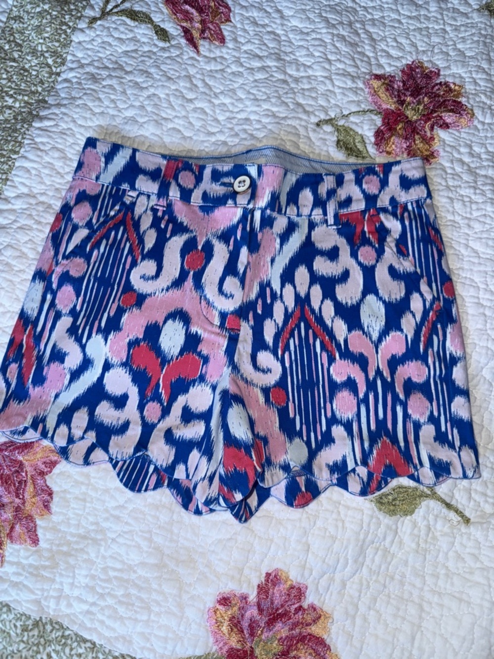 Crown & Ivy Girls Scalloped Hem Printed Shorts